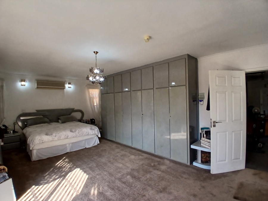 4 Bedroom Property for Sale in Zinniaville North West